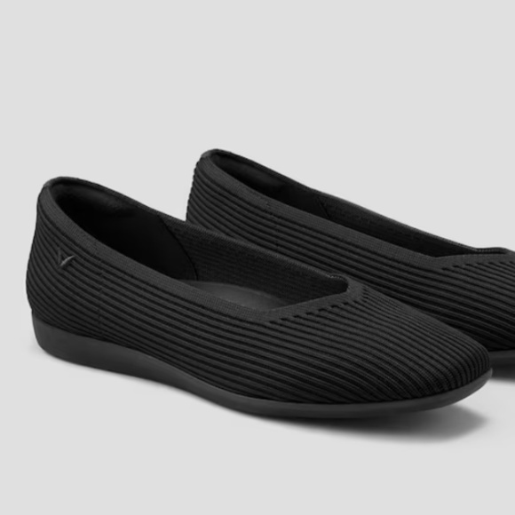 VIVAIA -Margot Walker Lightweight Square-Toe V-Cut Flats – Size 39 – Black - Picture 2 of 12